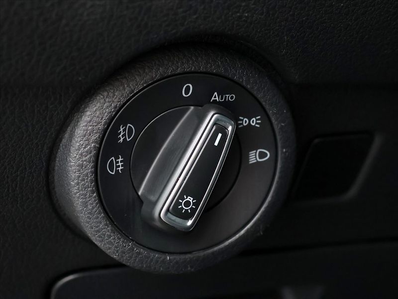 Volkswagen Multivan 2,0 TDI DSG Generation Six DPH - fotka 18 z 35