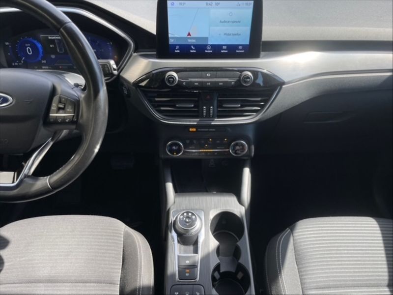 Ford Kuga 1,5 EBL 88 Titanium AT - fotka 10 z 11