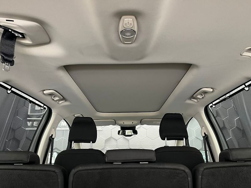 Ford Galaxy 2,0 140kW Titanium AWD 7míst - fotka 31 z 70