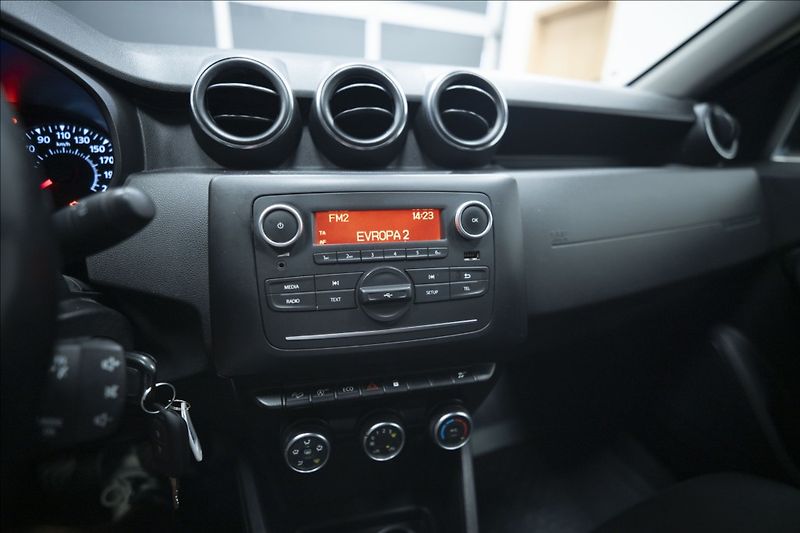 Dacia Duster 1,5 Blue dCi 4WD COMFORT TAŽNÉ - fotka 27 z 34