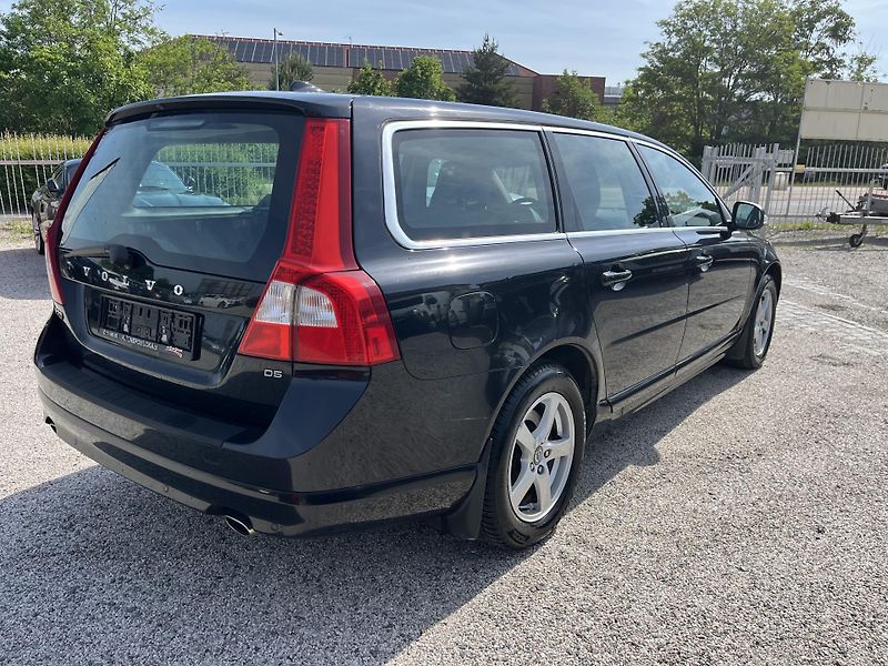 Volvo V70 (2009) 2.4D5 151KW REZERVACE! - fotka 7 z 21