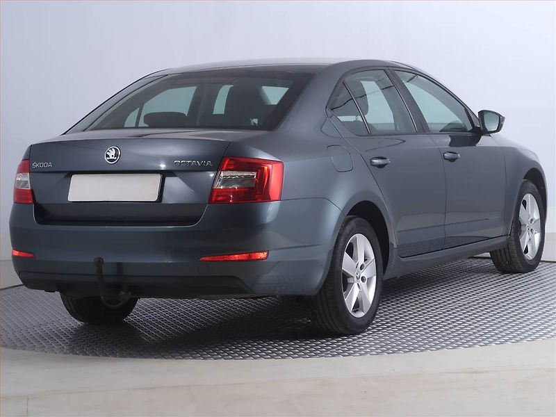Škoda Octavia (2017) 2.0 TDI, Tempomat - fotka 5 z 17