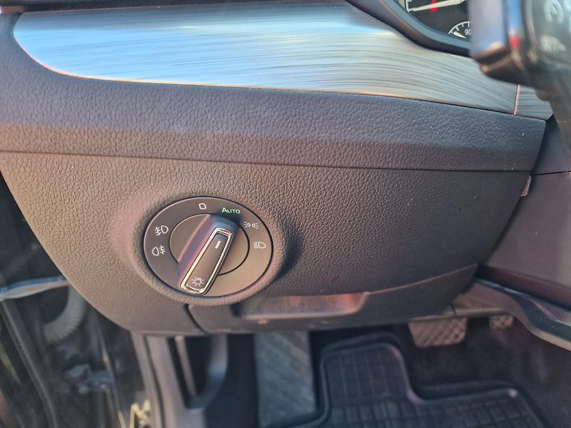 Škoda Superb 1,5TSI 110KW STYLE odp.DPH - fotka 19 z 23