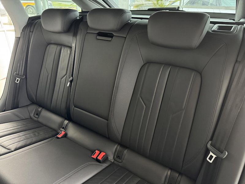 Audi A6 Avant 45TDI Quattro*LED*Kůže*Taž*DPH - fotka 14 z 34