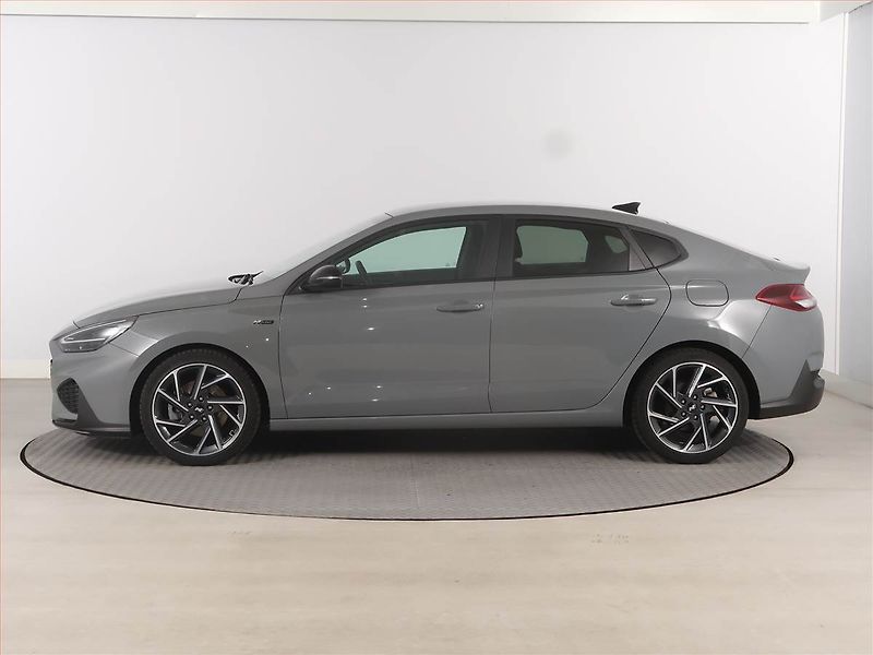 Hyundai i30 (2022) N-Line 1.5 T-GDI MHEV - fotka 3 z 17
