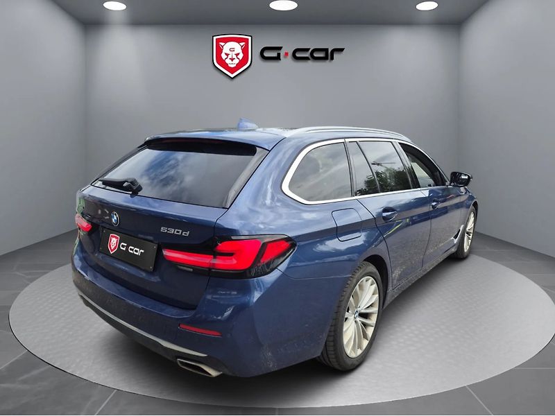 BMW Řada 5 530d xDrive AT Touring 210 kW - fotka 2 z 4