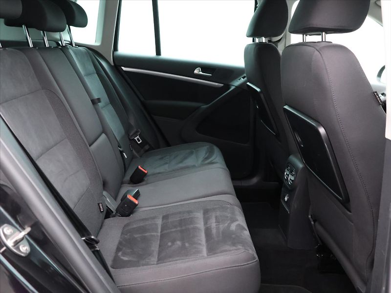 Volkswagen Tiguan 1,4 TSI 4Motion Sport & Style - fotka 11 z 24