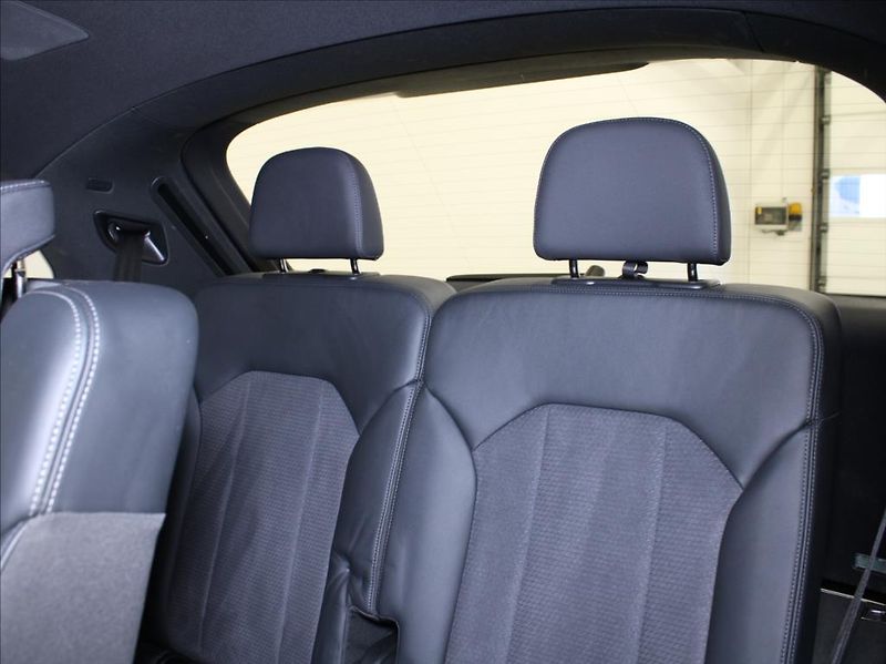 Audi Q7 3,0 50TDi S-Line 7-míst B&O ČR - fotka 8 z 31