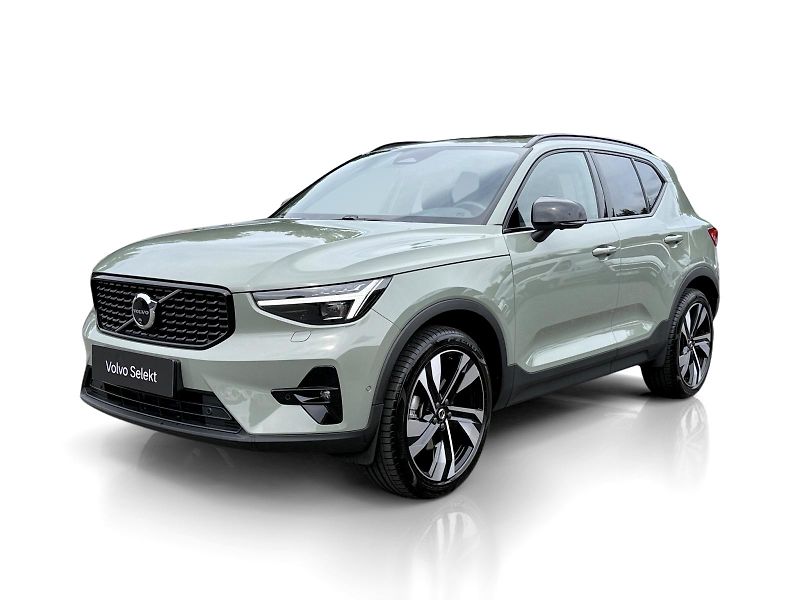 Volvo XC40 B4 FWD // ULTRA // REZERVACE - fotografie inzerátu