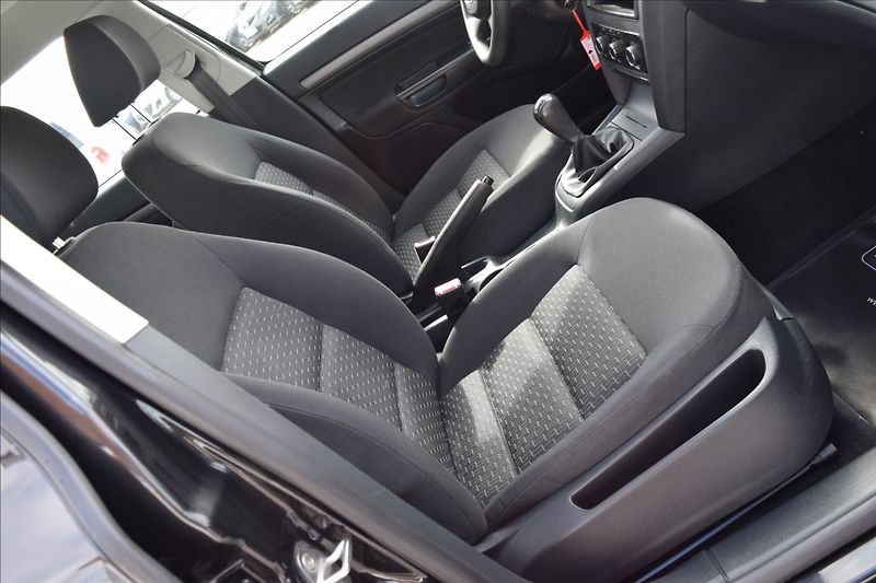 Škoda Octavia 1,2 i 77KW KLIMA VÝHŘ.ČEL.SKLO - fotka 33 z 37