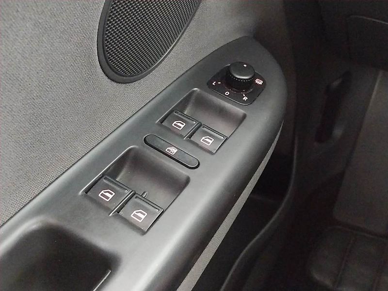 Volkswagen Golf Plus (2009) 1.6, po STK, plně pojízdný - fotka 15 z 17