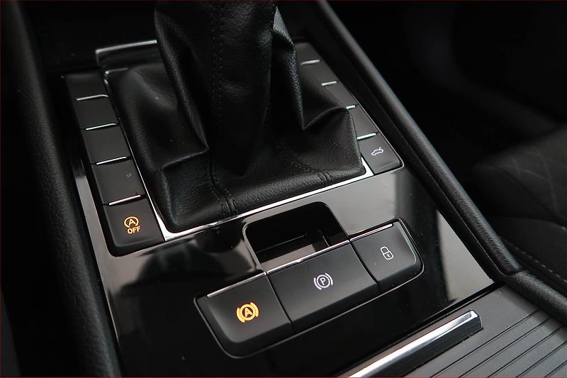 Škoda Superb (2016) 1.6 TDI, Navi, Bi-Xenony - fotka 13 z 20