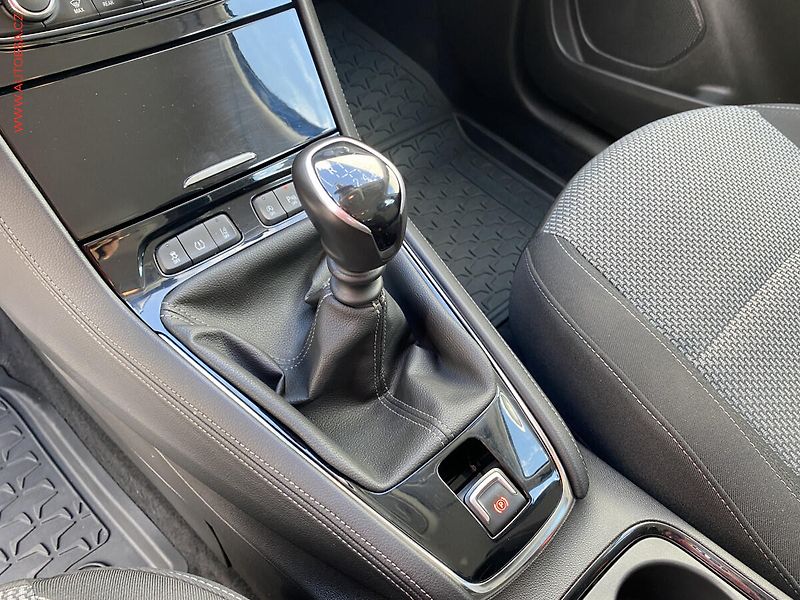 Opel Grandland X (2021) 1.2 T, 1.maj,ČR, Edition - fotka 18 z 19