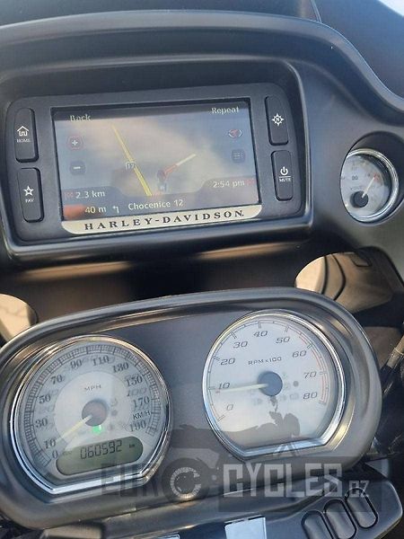 Harley-Davidson FLTR Road Glide (2019) FLTRX Road Glide - fotka 18 z 18