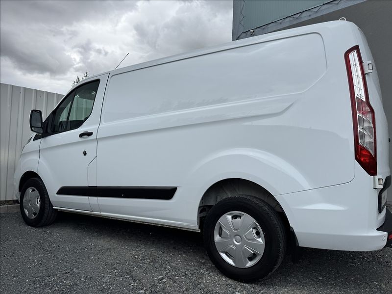 Ford Transit Custom 2,0 TDCi L1H1 DPH 1.maj ČR - fotka 27 z 50