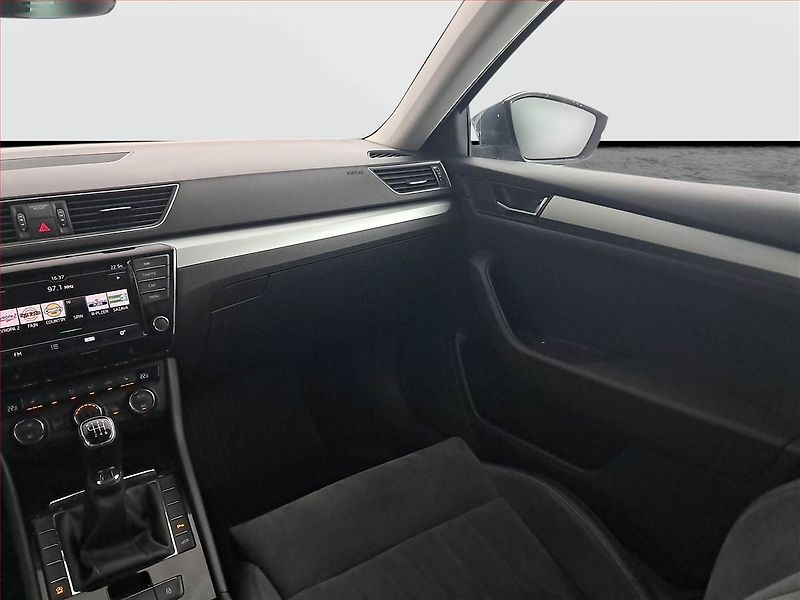 Škoda Superb (2017) 2.0 TDI, Kůže, Navi, Tempomat - fotka 8 z 19