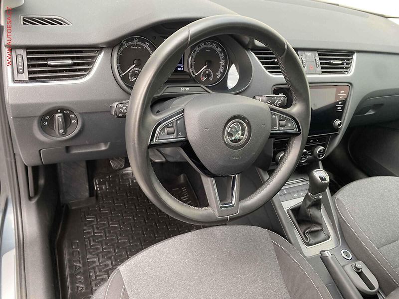 Škoda Octavia (2019) 1.5 TSi, Soleil, LED, +kola - fotka 12 z 17