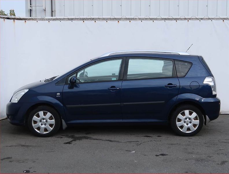 Toyota Corolla Verso (2004) 1.8, po STK, rezervace - fotka 3 z 16