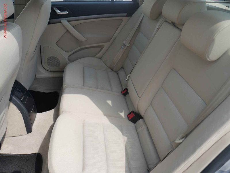 Škoda Octavia (2006) 2.0 TDi, STK3/28 - fotka 10 z 13