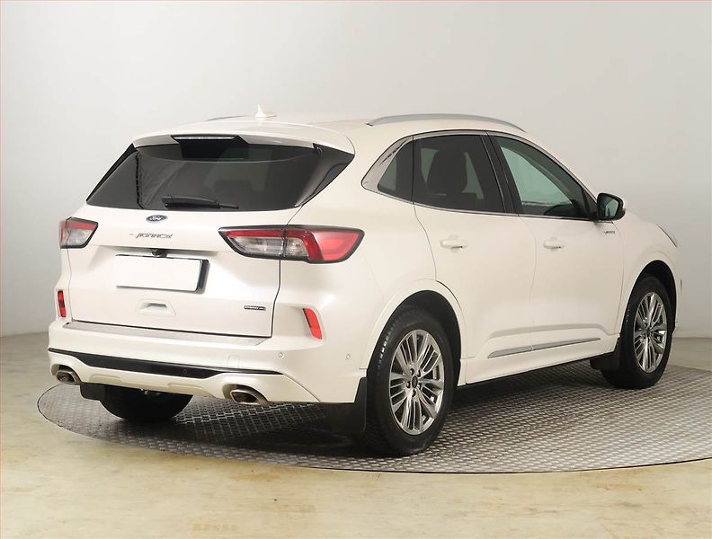 Ford Kuga (2023) Vignale 2.5 Hybrid - fotka 5 z 27