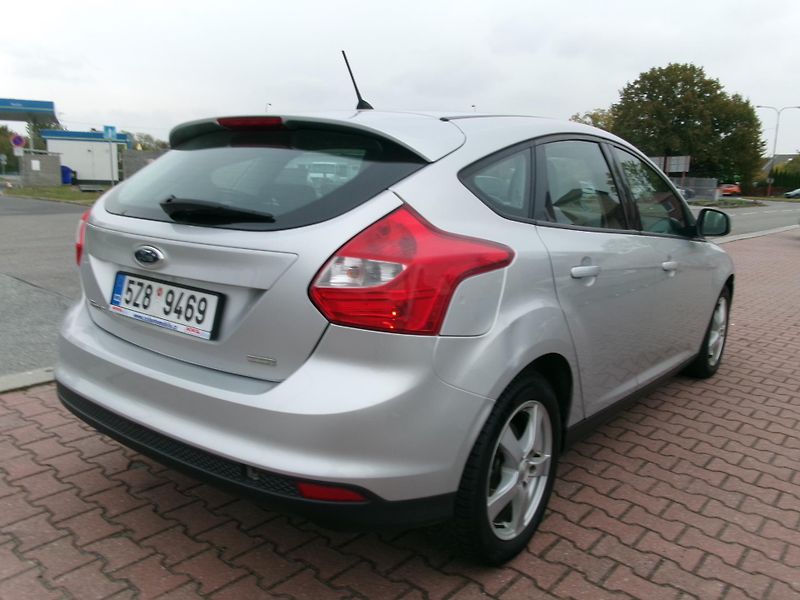 Ford Focus 1,0 ECOBOOST AC ROZVODY - fotka 7 z 28