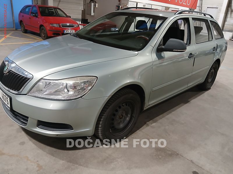 Škoda Octavia (2011) 1.6. tdi, AC, el. výbava - fotka 1 z 3