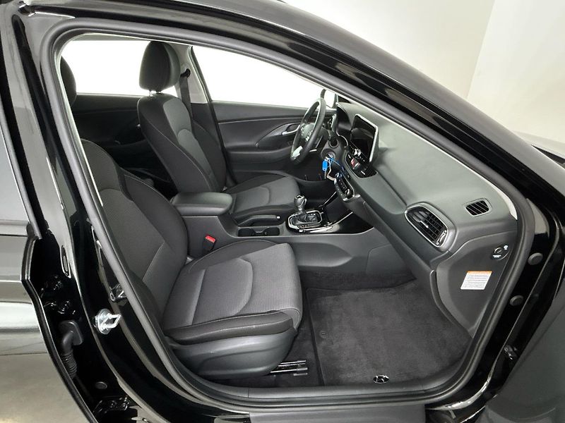 Hyundai i30 Smart DCT - fotka 9 z 26