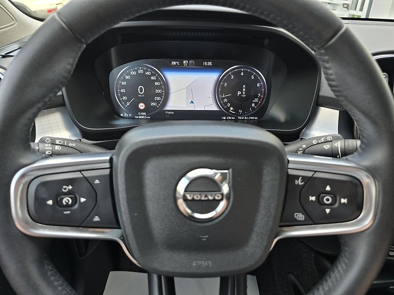 Volvo XC40 120kW T3 AUTOMAT LED KAMER DPH - fotka 12 z 36