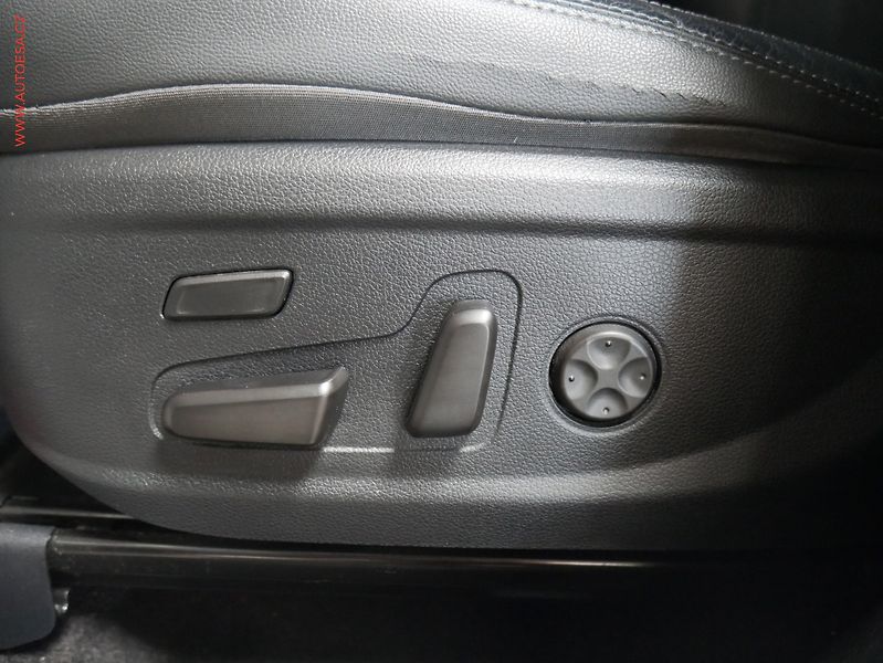 Hyundai Santa Fe (2020) 2.2 CRDi 4x4, 1.maj,ČR - fotka 23 z 30