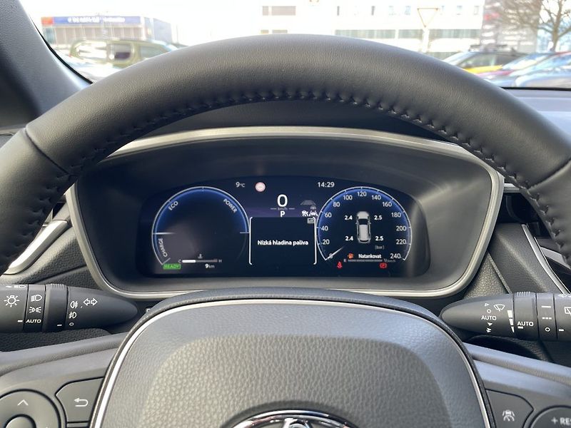 Toyota Corolla Cross 1.8 Hybrid Style ODBĚR 2/2027 - fotka 17 z 29