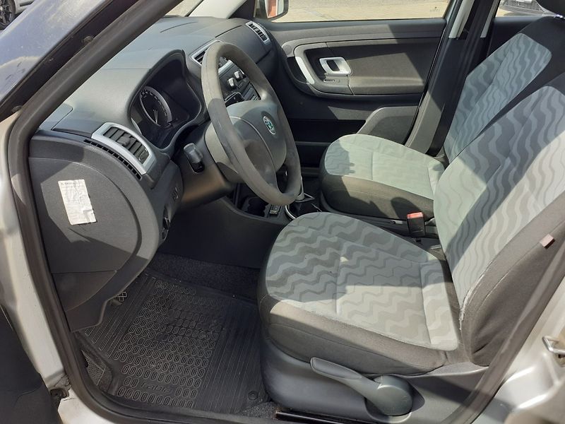 Škoda Fabia (2008) 1.2 HTP LPG - fotka 14 z 36
