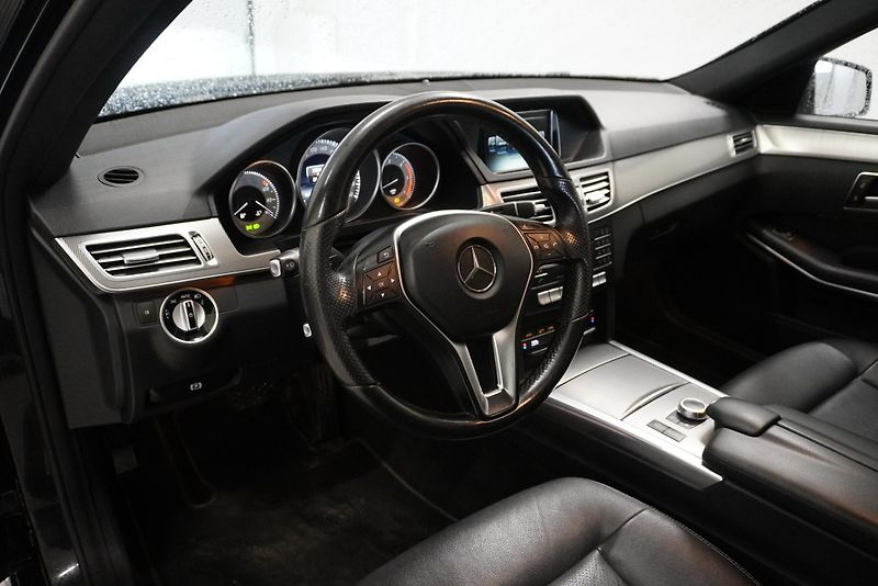 Mercedes-Benz Třídy E (2015)  3,0 V6 BLUETEC AUTOMAT - fotka 12 z 23