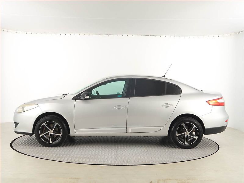 Renault Fluence (2012) 1.6 16V, Tempomat - fotka 3 z 17