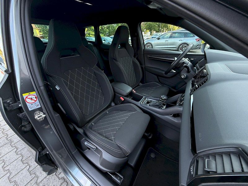 Škoda Karoq (2025) 2.0 TSi 140 Kw DSG 4x4 SportLi - fotka 30 z 30