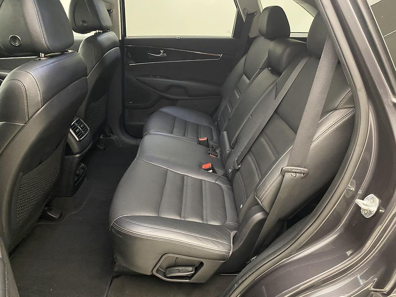 Kia Sorento 2.2 CRDi 147kW AWD AUT 7míst - fotka 5 z 56
