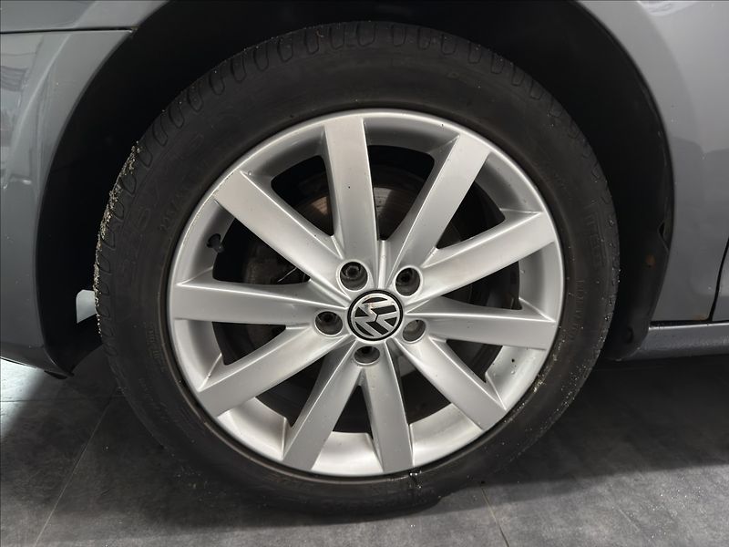 Volkswagen Golf 1,4   TSI HIGHLINE PANORAMA - fotka 26 z 28