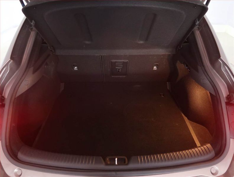 Hyundai i30 (2022) N-Line 1.5 T-GDI MHEV, ČR - fotka 14 z 19