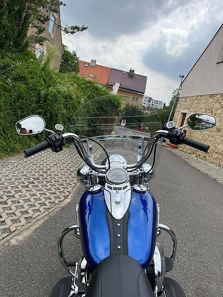 Harley-Davidson FLSTC Heritage Softail Classic (2017) - fotka 9 z 13