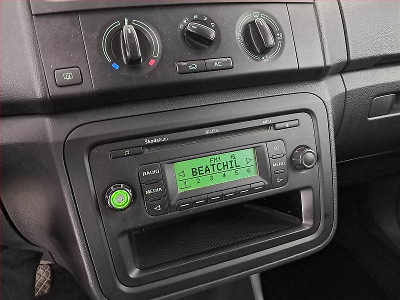 Škoda Fabia (2011) 1.2 12V, po STK, udržované - fotka 12 z 13