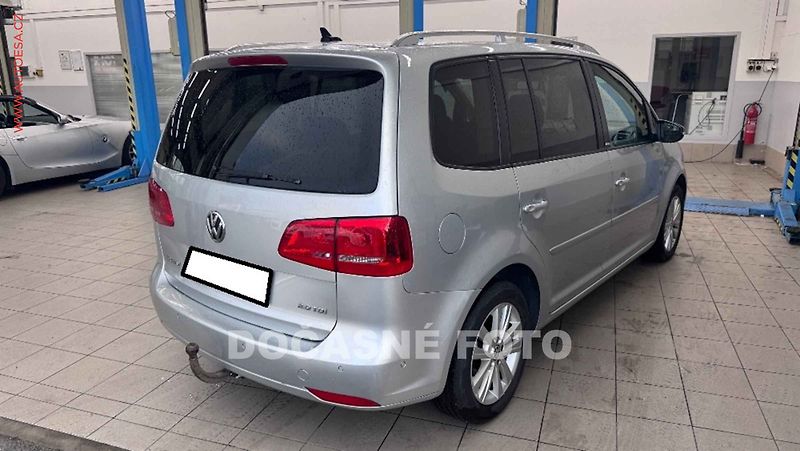 Volkswagen Touran (2012) 2.0 TDI, panorama, autoAC - fotka 2 z 3