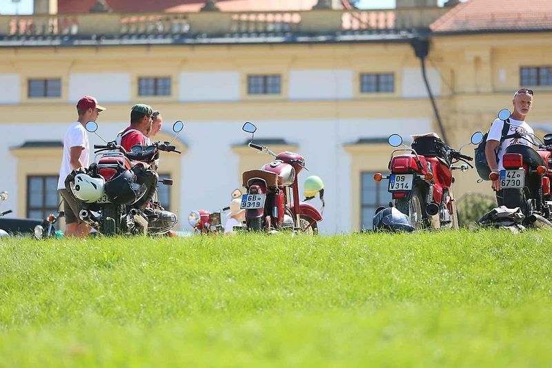 Legendární akce Veteranfest přilákal v letošní ročníku do Slavkova u Brna rekordní počet návštěvníků i vystavovatelů.
