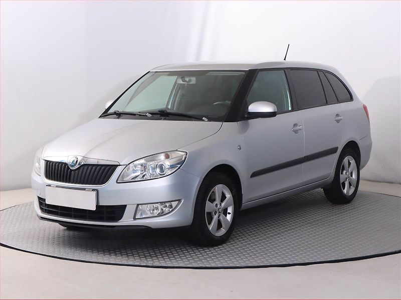 Škoda Fabia (2012) 1.2 TSI, Serv.kniha, Tempomat - fotka 2 z 16