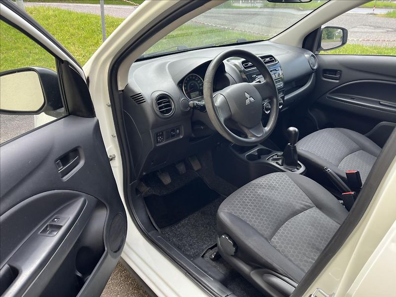 Mitsubishi Space Star 1,0 - fotka 9 z 19