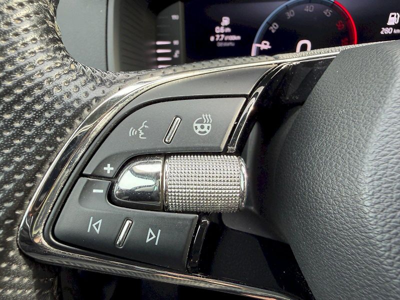 Škoda Karoq (2022) 2.0 TDI 110kW Style Plus Tažné - fotka 12 z 35