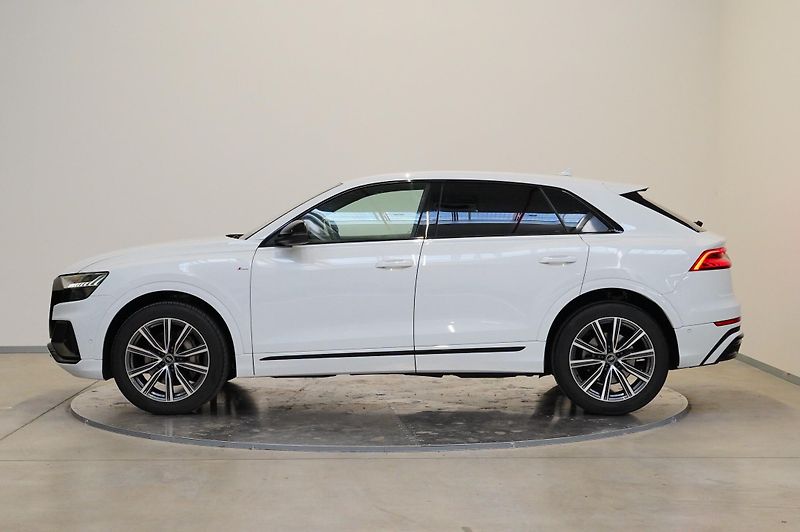 Audi Q8 - fotka 3 z 30