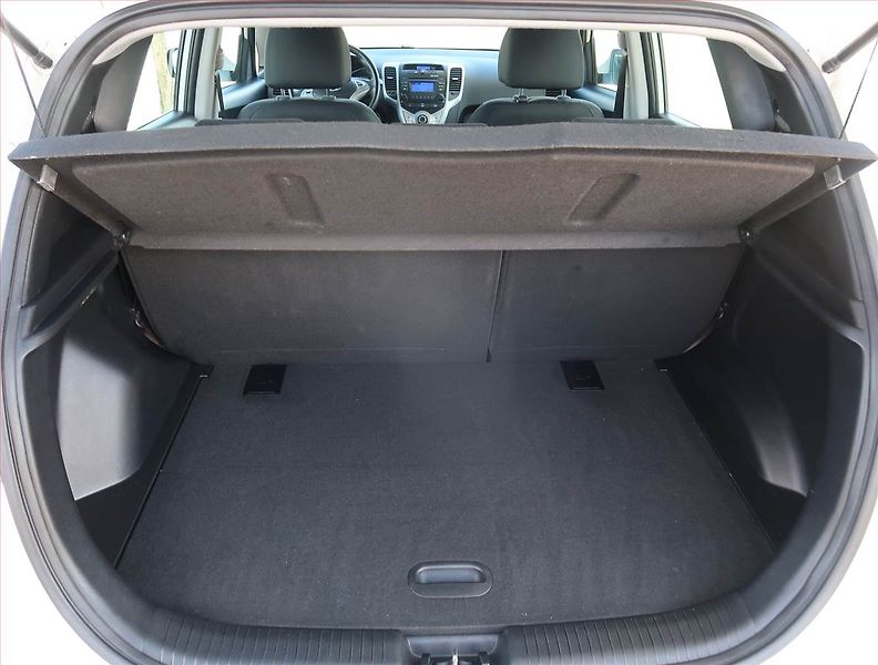 Hyundai ix20 (2013) 1.4 CVVT, Serv.kniha - fotka 13 z 15