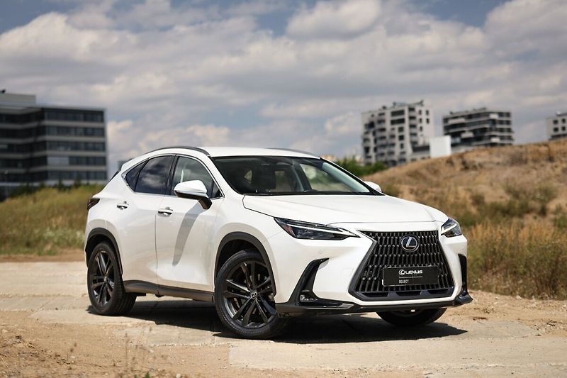 Lexus NX 350h 350H 2,5 HEV PRESTIGE TECH PLU - fotka 2 z 29