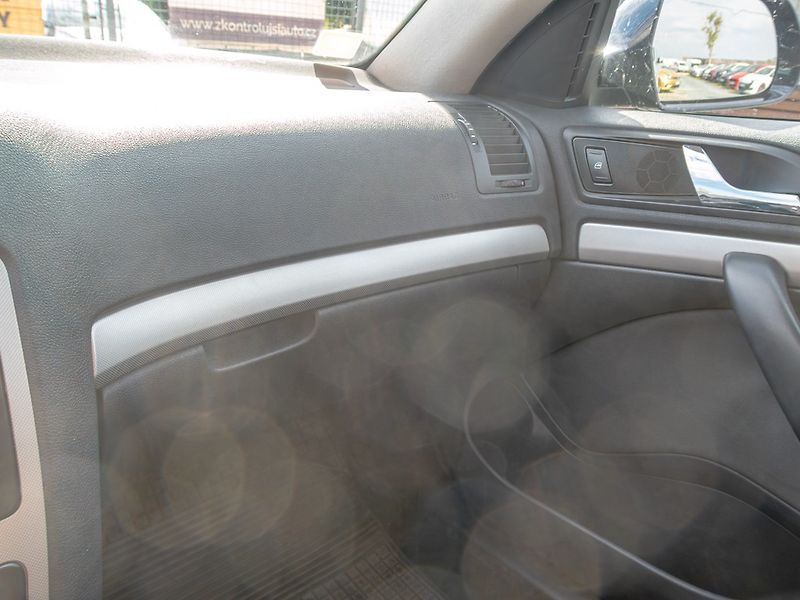 Škoda Octavia (2011) 1.2T 77KW – VÝBAVA - fotka 25 z 41