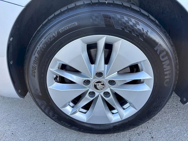 Škoda Octavia (2021) 2.0 TDI 85kW Ambition Plus - fotka 35 z 35