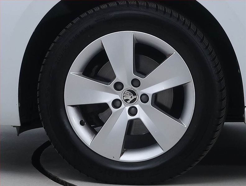 Škoda Scala (2022) Ambition 1.0 TSI, Tempomat - fotka 15 z 17